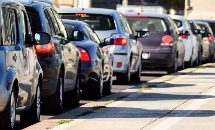 Speziell im Sommer ist mit Verkehrsüberlastungen zu rechnen. Symbolfoto: Wodicka
