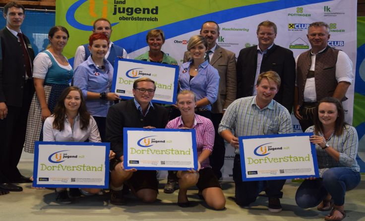 Einige Ortsgruppen aus dem Bezirk Kirchdorf erhielten eine Erinnerungstafel.