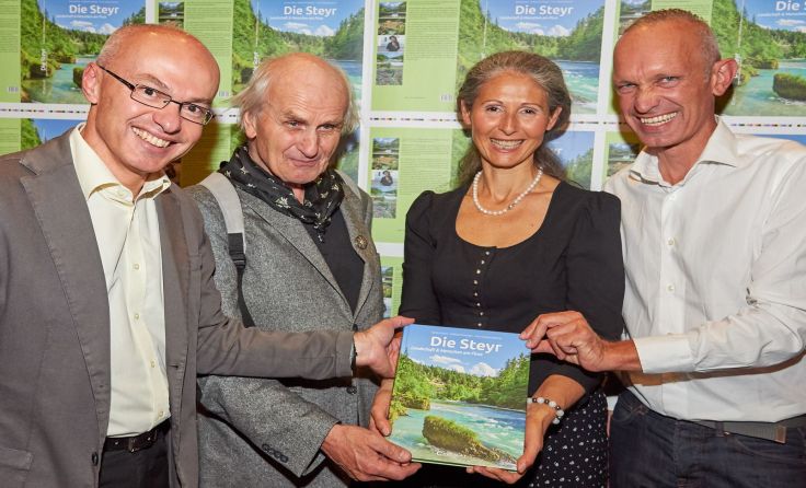 Franz Maier, Roland Girtler und Martha Rieß mit Verleger Nikolai Hafner (v. l.), Foto: T-Man