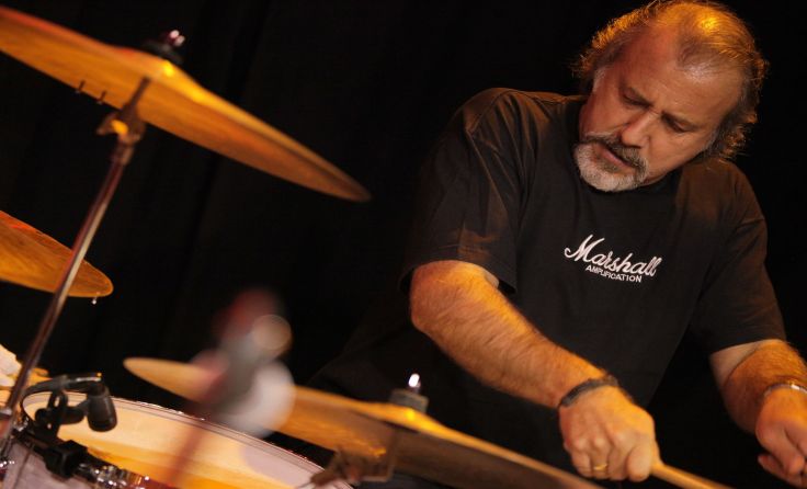 Der Großmeister der Drumsticks Heini Altbart im Lokschuppm, Foto: Gerhard Mannsberger