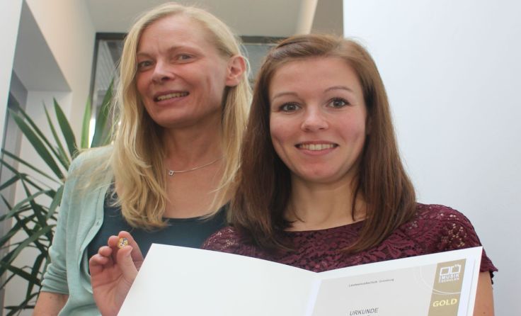 Querflötenlehrerin Iris Fuxjäger und Victoria Michlmayr (v.l.)