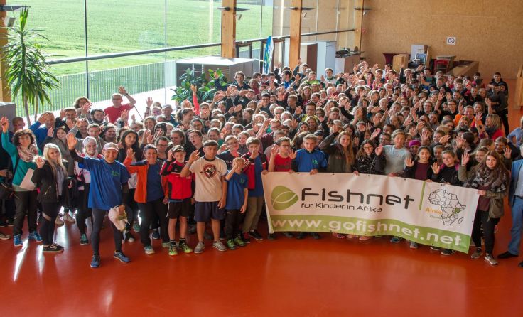 Mit viel Freude beteiligten sich die Schüler am Charitylauf durch die Au. Foto: Haijes