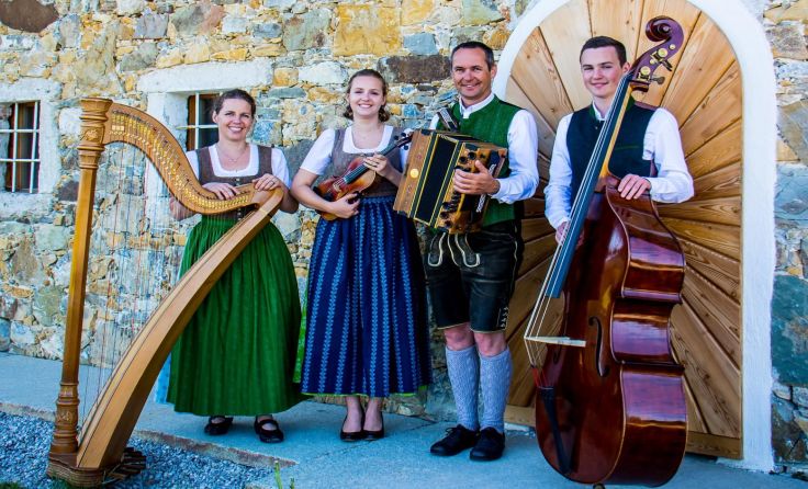 Familienmusik Bruckner: Katharina, Anna, Bernhard und Michael Bruckner (v.l.)