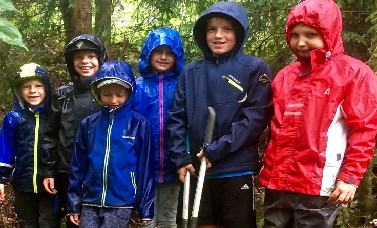 Der Regen hielt die Kinder nicht von der lustigen Ferienaktion ab. Foto: Barbara Schober