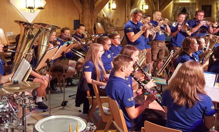 Der Musikverein begeisterte bei der Stoabocha Stodlgaudi. Foto: Leo Eisterlehner