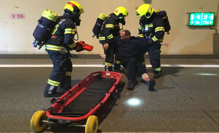 Die Einsatzkräfte mussten Menschen retten und versorgen. Foto: ASFINAG