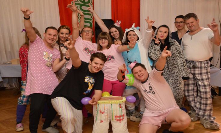 Die Naturfreunde feiern in Klaus ihre lustige Pyjamaparty. Foto: Naturfreunde Steyrling/Klaus