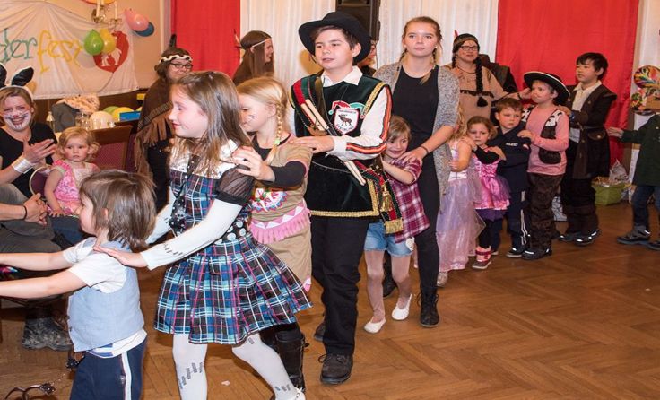 Eine Polonaise ist fixer Bestandteil beim Kinderfasching. Foto: Christian Kerbl
