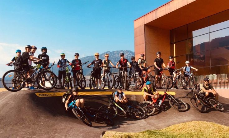 Die Schüler verbrachten drei Tage am Pumptrack Kirchdorf. Foto: Christian Vrecko