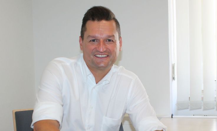 Michael Gruber beim Sommergespräch im Tips-Büro in Kirchdorf, Foto: Winter