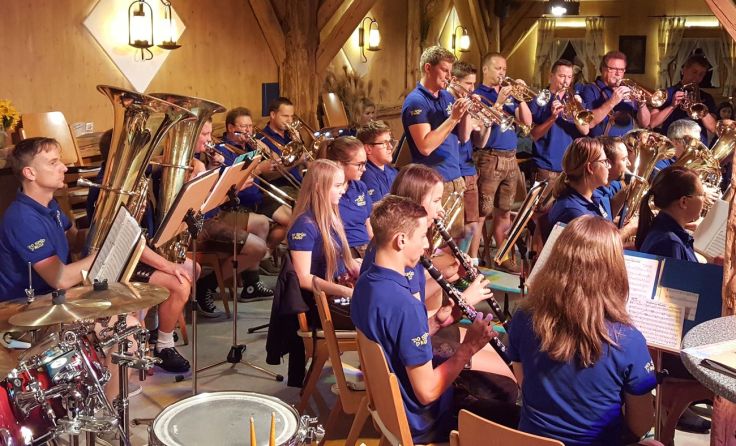In der Riegler Seff wird musiziert. Foto: Leo Eisterlehner