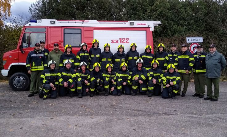 17 Kameraden der FF Inzersdorf bestanden das Branddienstleistungsabzeichen. Foto: FF Inzersdorf