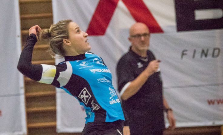 Kapitänin Marlene Hieslmair im Angriff, Foto: Valentin Weber