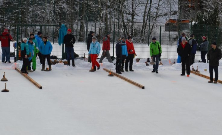 "D' Jaga" und die "Hexen" setzten sich bei der Ortsmeisterschaft durch. Foto: Gemeinde Rosenau