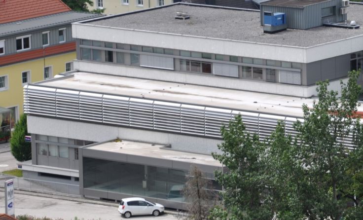 Im AMS Kirchdorf laufen die Telefone heiß. Foto: Winter