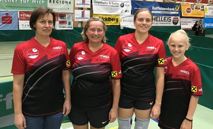 Karin Höllerich, Christine Murauer, Lisa Murauer und Jana Stüger (v.l.), Foto: TuS Tischtennis