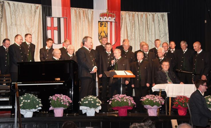 Der MGV Liedertafel Schlierbach beim Konzert im Frühjahr 2019 (Foto: Franz Braunsberger)