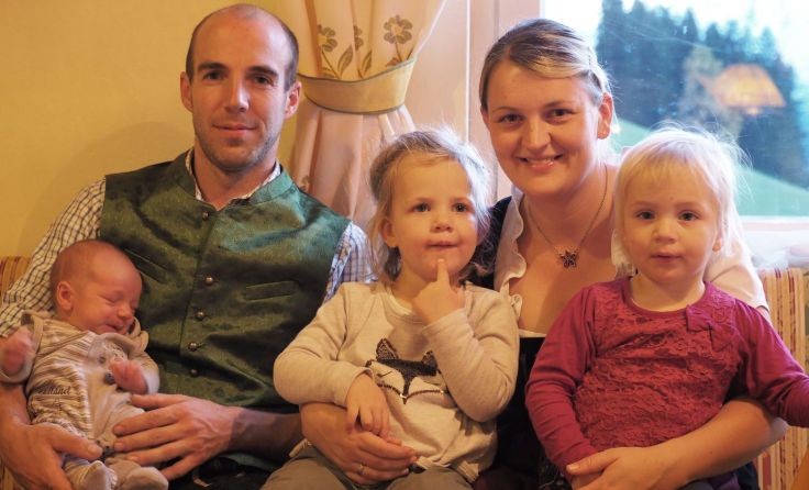 Barbara Berger mit ihrem Ehemann Thomas und den Kindern Karolina, Sophia und Florian (Foto: privat)