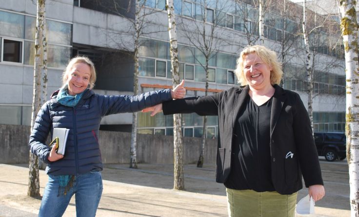 Lehrerin Irmgard Edelbauer-Huber (r.) (Foto: BBS Kirchdorf)