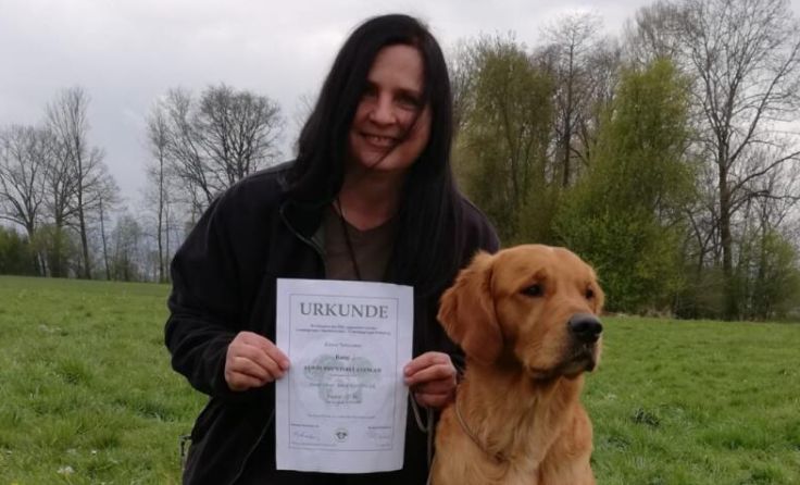 Die Wartbergerin Astrid Haslinger mit ihrem Chester (Foto: privat)