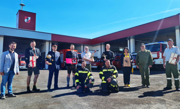 Ehrengäste bei der Eröffnung des neuen Feuerwehrhauses in Pettenbach (Foto: Andreas Rankl)