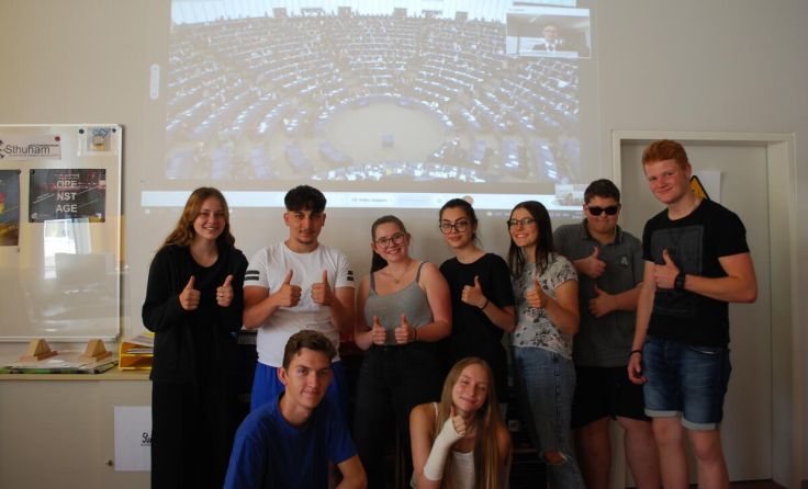 Die 6A HAK nach dem Live-Einstieg in Brüssel (Foto: BBS Kirchdorf)