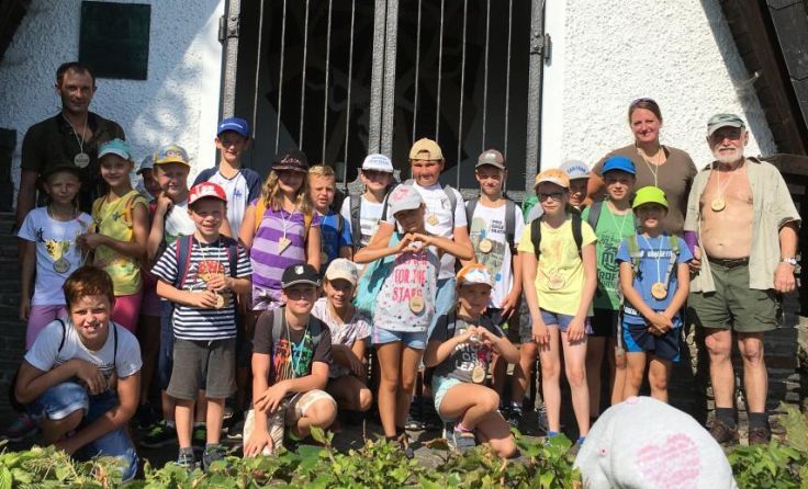 Ferienpassaktion 2019 bei der Hubertuskapelle (Foto: Inzersdorfer Jägerschaft)