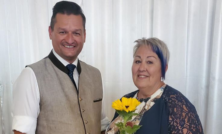 Bezirksparteiobmann Michael Gruber und Gertrud Baumgartner (Foto: FPÖ)
