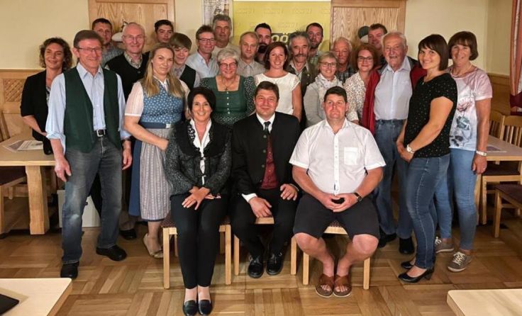 Das Team der ÖVP St. Pankraz mit Obmann Stefan Bankler (Mitte sitzend) (Foto: Dominik Feßl)
