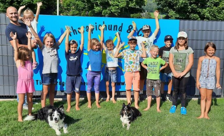 Bürgermeisterkandidat Alex Hauser mit den teilnehmenden Kindern (Foto: privat)