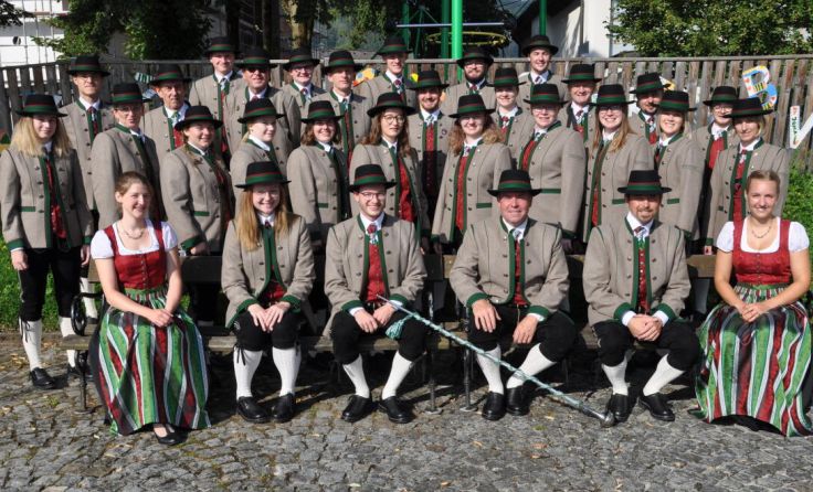 Der Musikverein Inzersdorf-Magdalenaberg in der neuen Tracht (Foto: Winter)