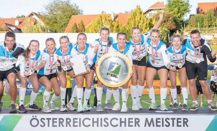 Die Staatsmeister im Faustball: Union Haidlmair Schwingenschuh Nußbach (Foto: Valentin Weber)
