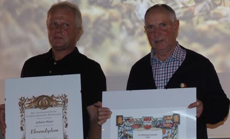 Ehrung von Johann Maier (40 Jahre, l.) und Karl Hebesberger (50 Jahre, r.) (Foto: privat)