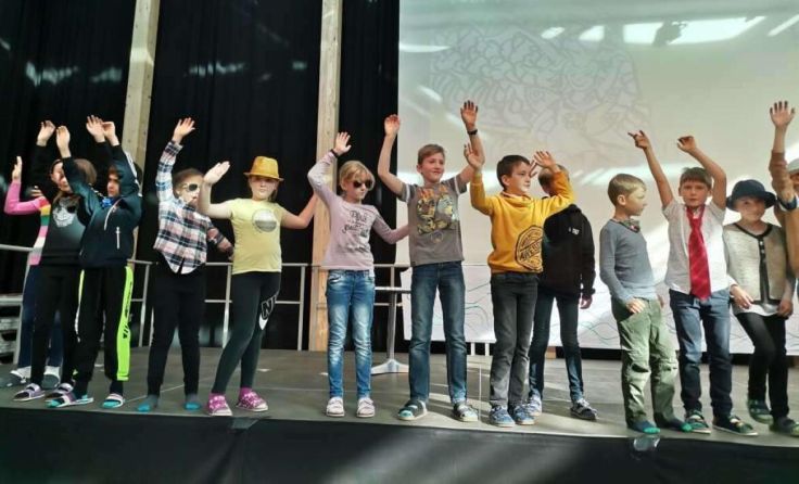 Beim Theatertag hatten die Schüler der VS Molln viel Spaß. (Foto: Susanne Rußmann)