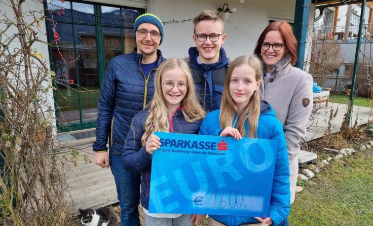 Stefan Lacheiner mit seiner Familie, Sara, Xaver, Anna und Julia (v.l.) (Foto: privat)