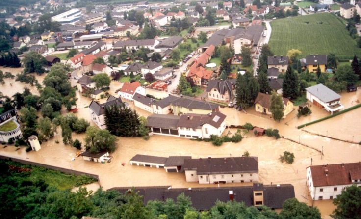 "Land unter" am 12. August 2002 in Kremsmünster (Foto: Archiv FF Kremsmünster)