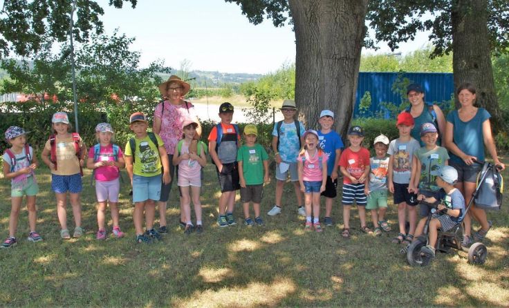Inzersdorfer Kinder mit Alpakas (Foto: Seniorenbund Inzersdorf)