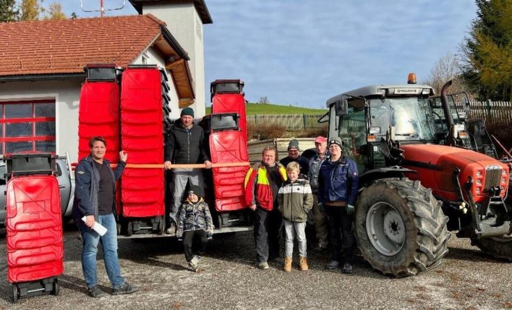 Die "Rote Tonne" ist in Oberschlierbach angekommen. (Foto: BAV Kirchdorf)