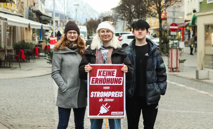 Junge Linke informierten Kirchdorfer über die Strompreis-Erhöhung (Foto: Junge Linke / Matjasic)