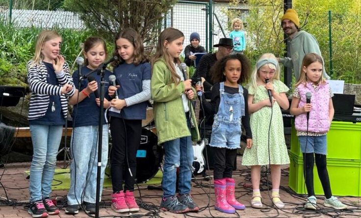 Familienfest in der Schule an der Alm (Foto: Gerald Krenmayr)