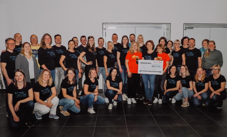 Spendenübergabe an den Verein (Foto: ACCN)