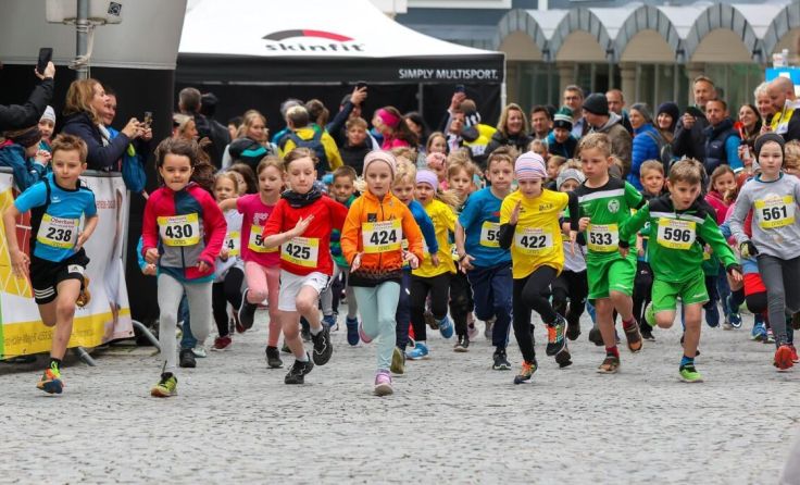 Kinder beim Stadtlauf in Kirchdorf (Foto: LG Kirchdorf)