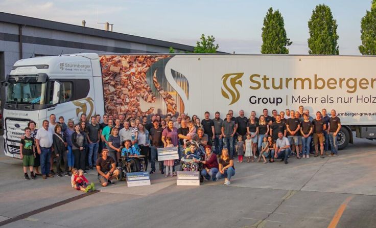 Spendenübergabe (Foto: Sturmberger GmbH)