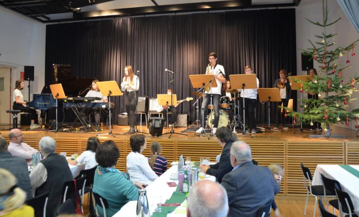 Frühstücken bei Jazz-Musik im Schloss Neupernstein (Foto: LMS Kirchdorf)