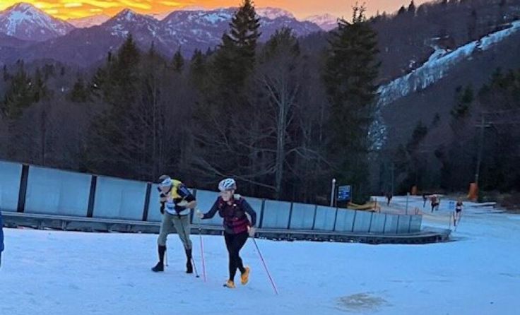 Schweißtreibender Anstieg vor prächtiger Kulisse (Foto: Walter Littringer)