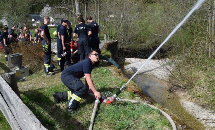 Die Teilnehmenden des Maschinisten-Lehrganges erhielten viel Fachwissen. (Foto: BFK Kirchdorf)
