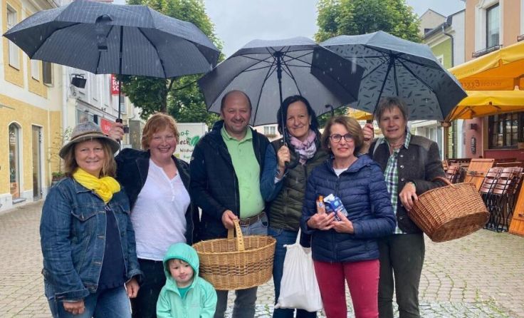 Landwirte beim Bauernmarkt in Kirchdorf (Foto: Bäuerinnen Bezirk Kirchdorf)
