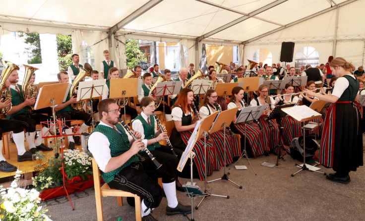 Frühschoppen am Sonntag mit der Marktmusikkapelle (Foto: Franz Etzenberger / Fotoklub Pettenbach)