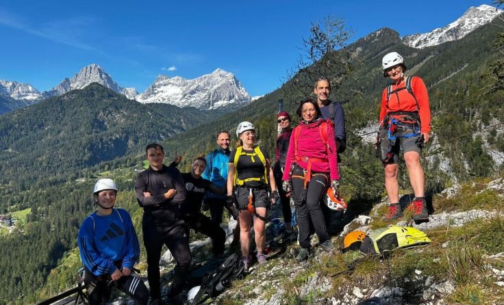 Lehrkräfte der HAK und HLW Kirchdorf am Klettersteig Poppenberg (Foto: hakhlw kirchdorf)