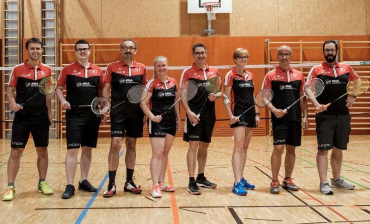Die Kirchdorfer Badminton-Spieler freuen sich über den Heimsieg. (Foto: Thomas Brunner-Kolar)